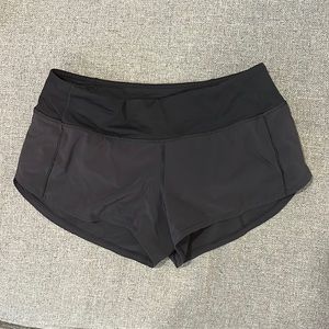 Preowned Lululemon Speed Up Low-Rise Lined Short 2.5" black size 4